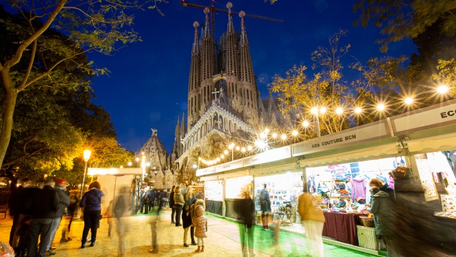Christmas Fair at Sagrada Família Christmas Fair at Sagrada Família